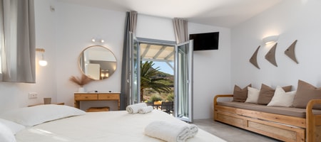 Family Studio (two bedrooms) with Sea View