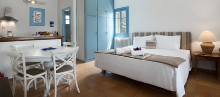 1 Bedroom Apartment with Sea View - sharing terrace