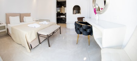 Deluxe Suite with Pool View