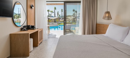 Swim-up Premium Room