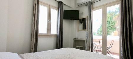 Family Studio with Street View