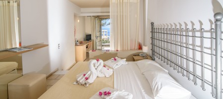 Junior Suite with Outdoor Jacuzzi