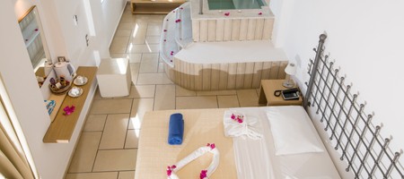 Maisonette with Private Indoor Jacuzzi