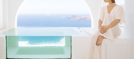 Sunset Crystal Suite with Hot Tub and Caldera View