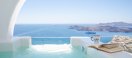 Executive Blue Suite with Hot Tub and Caldera View