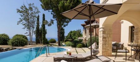 One Bedroom Suite Swim-Up Golf & Sea View