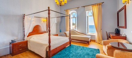 Honeymoon Suite
