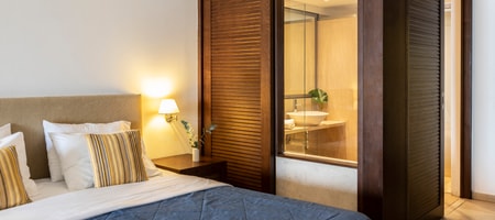 Deluxe Twin Room Swim-Up Side Sea View