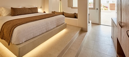 Honeymoon Suite Indoor Tub