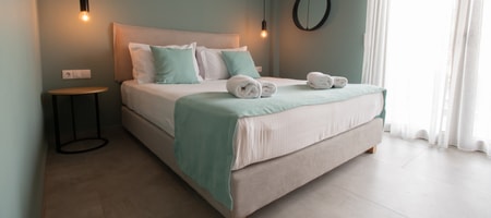 Superior Suite with pool view/Blue