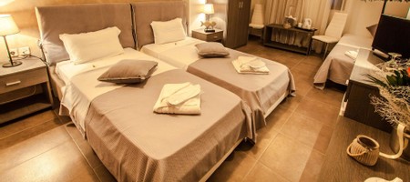 Triple Room | Aqua Mare Sea Side Rooms