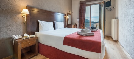 Triple Room Arahova View with folding bed