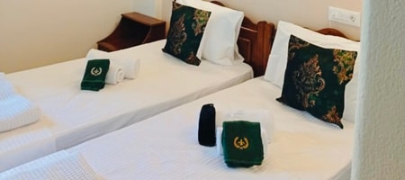 MARGARITA room with 2 Single beds & Partial Seaview