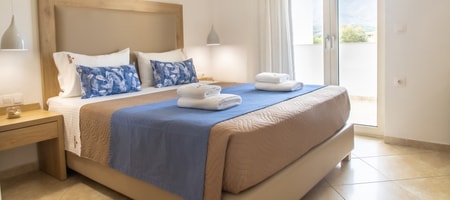 Deluxe  Apartment with Mountain View