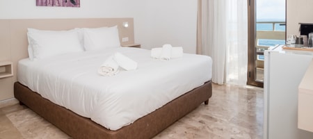 Queen Double Sea View Room