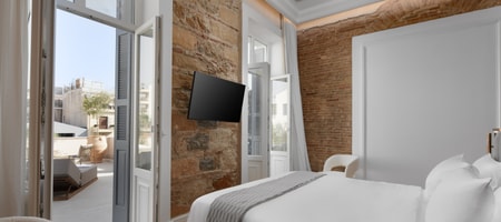 Macbeth – Suite with Outdoor Jacuzzi & Acropolis View
