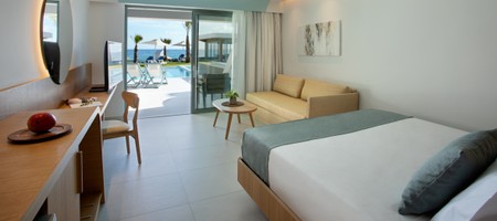 Bungalow Beach Front with Individual Pool