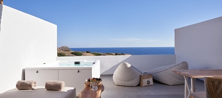 Honeymoon Suite with private outdoor heated jetted tub