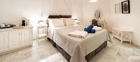 Junior Suite with Caldera View