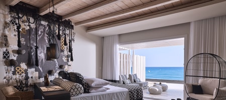 Signature Suite with Sea View & Hot-Tub