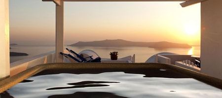 Artemis Suite with outdoor Jacuzzi 