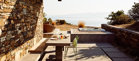 Sunrise Retreat with outdoor Hot Tub & Sea Views
