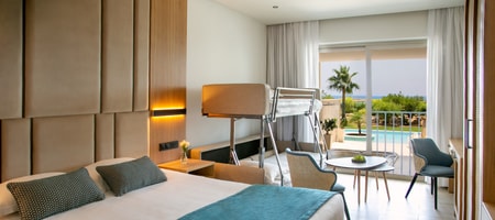 Junior Suite Sea View & Swim-Up Pool