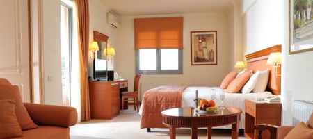 Executive Room with Jacuzzi Bathtub