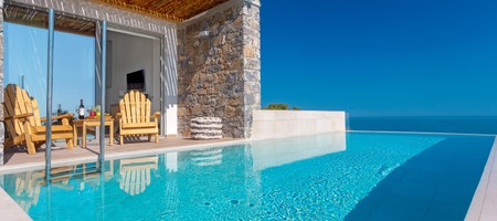 Atermono Suite Split Level Private Pool