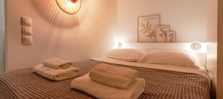 AthenianNest Psyrri – Cozy Boho Studio