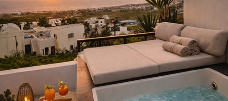 Two Bedroom Apartment with Outdoor Hot tub & Sea View