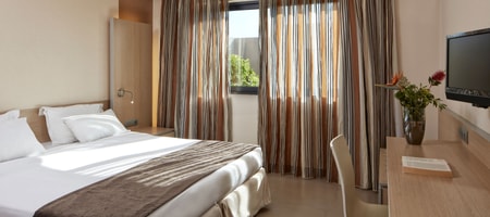 Superior Family Suite Inland View