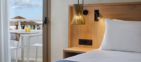 Double Room Limited Sea View for 4