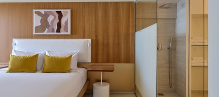 One Bedroom Suite Sea View