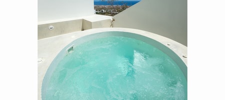 Family Suite with private outdoor jacuzzi