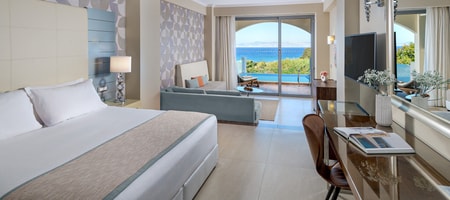 Deluxe Junior Suite Side Sea View with Personal Pool