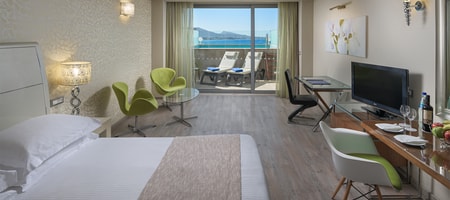 Executive Family Suite Sea View with Personal Pool Signature Collection