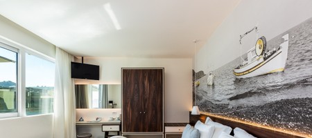 Executive Suite with Jetted Tub