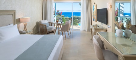 Deluxe Family Suite Sea View