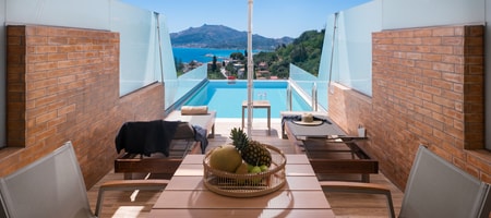 Suite with Panoramic Sea View & Private Pool - 45 m²