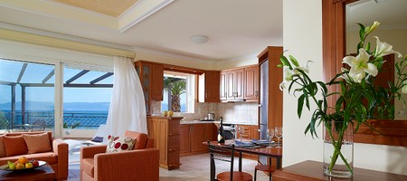 Executive Two Bedroom Suite with Sea & Pool View (107 m2)