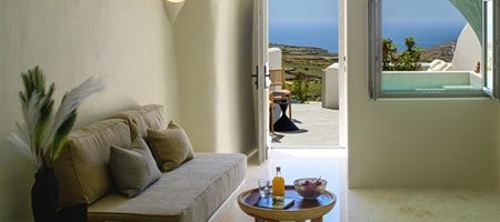 Deluxe Suite with Heated Plunge Pool and Sea View