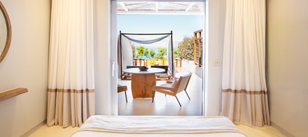 Sea View Suite with Outdoor Hot Tub & Day Bed