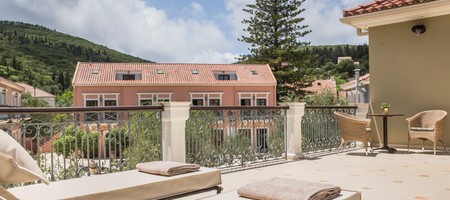 Superior Suite with Courtyard View No 112