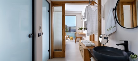One Bedroom Suite Side Sea View Sharing Pool
