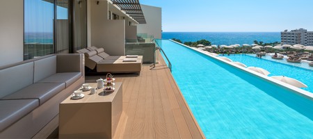 Prestige Swim-up Suite Sea View