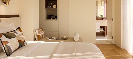 Elegant Room City View
