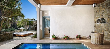 Waterfront Suite with Private Whirlpool | 350m from Belvedere Hotel plus Shuttle