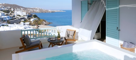Bill&Coo Suite with outdoor Jetted Tub and Sea View