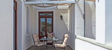 Apartment 2 Bedrooms for 5 included Free car